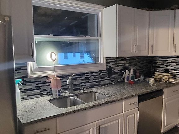 4th image of 639 Colaine Dr
