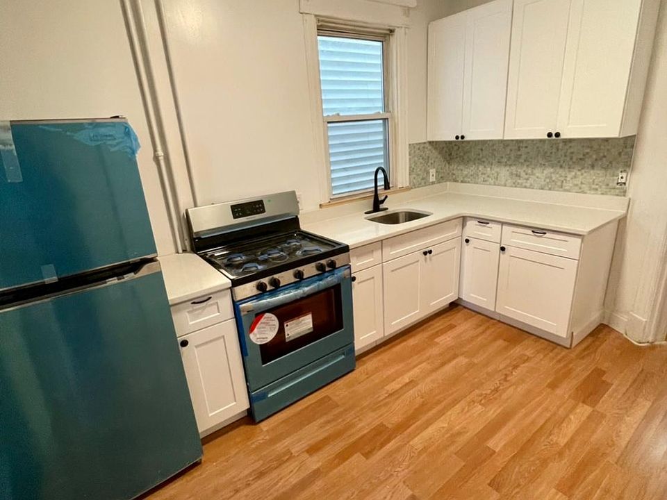 1st image of 143 Morningside Pl #1