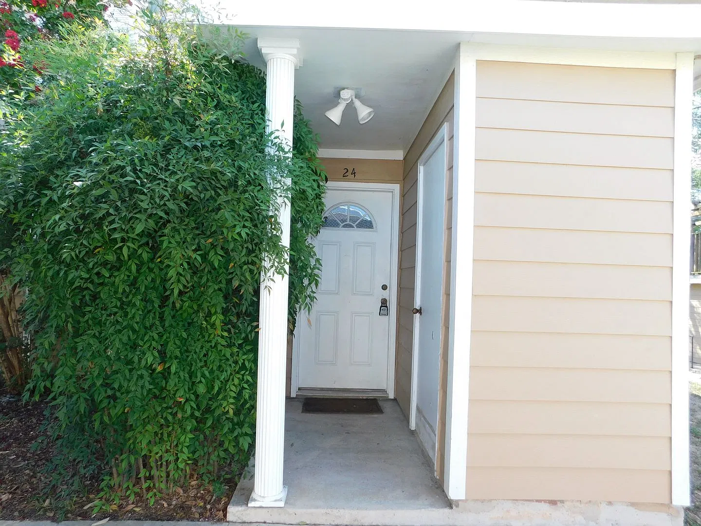 Oakdell Manor Condominium — Photo 2