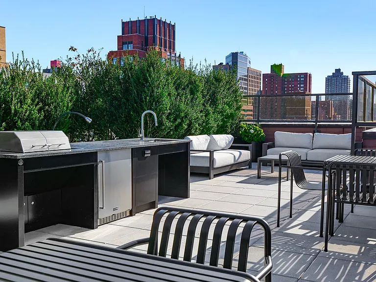 175 E 96th St #19C — Photo 17