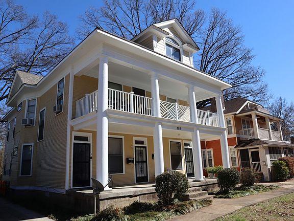 2nd image of 250 N Willett St
