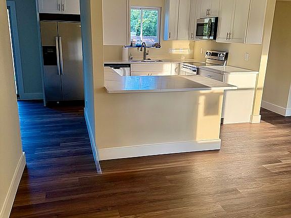 5th image of 8 Jasper Ct