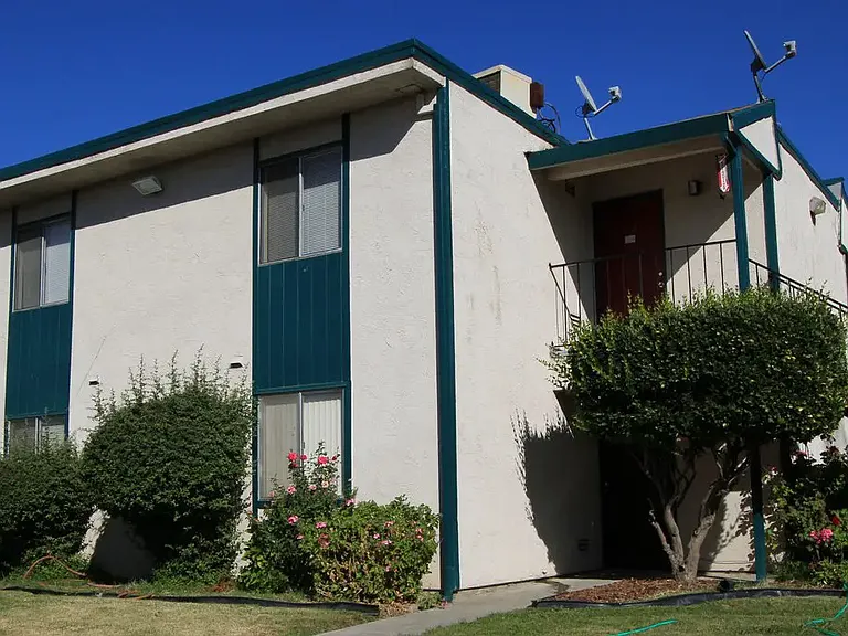 3740 May St — Photo 9