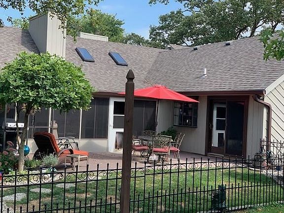 3rd image of 4713 N Saint James Dr
