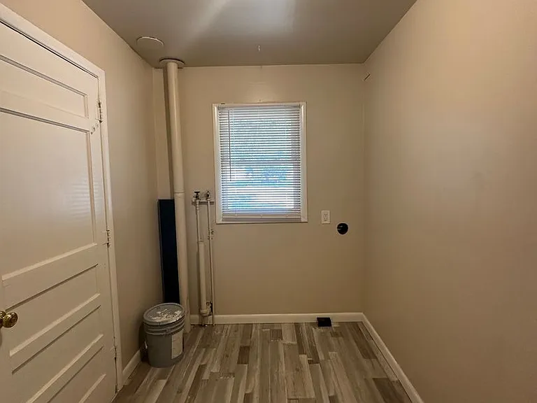 207 Lewis St LLC - 207-209 Lewis St — Photo 8