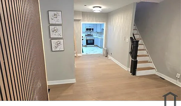 468 N Farson St — Photo 11