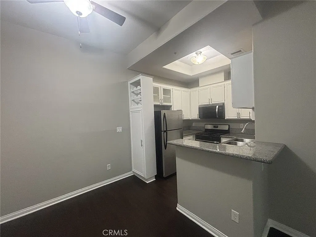 2 bed, 1200 sqft, $2,800 — Photo 4