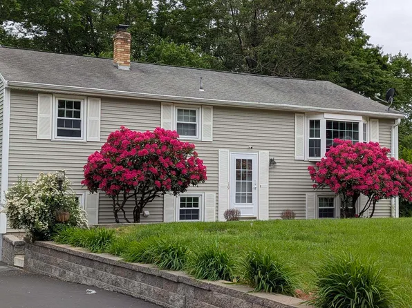 19 Bradford Drive, Salem, NH 03079