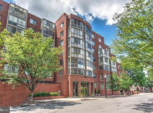 1050 N Taylor St #1-201, Arlington, VA 22201