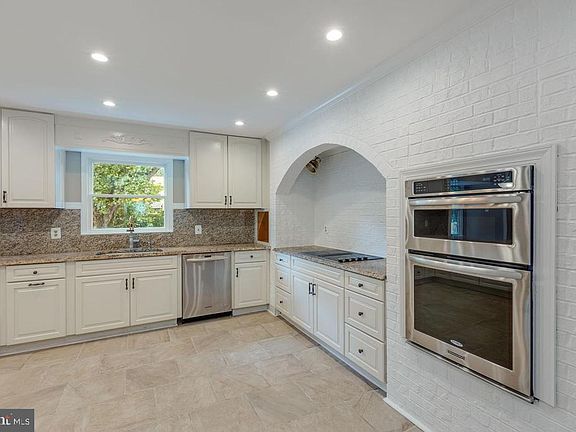5th image of 11499 White Oak Ct