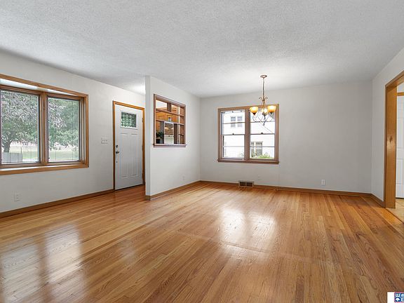 2nd image of 2332 Colonial Dr