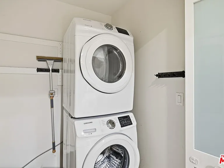 1838 Westholme Ave #203 — Photo 51