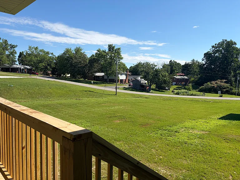2195 Fincher Dr — Photo 9