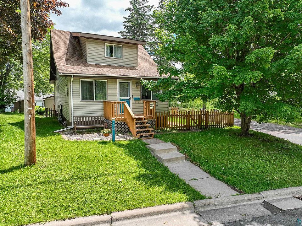 1st image of 422 S 93rd Ave W