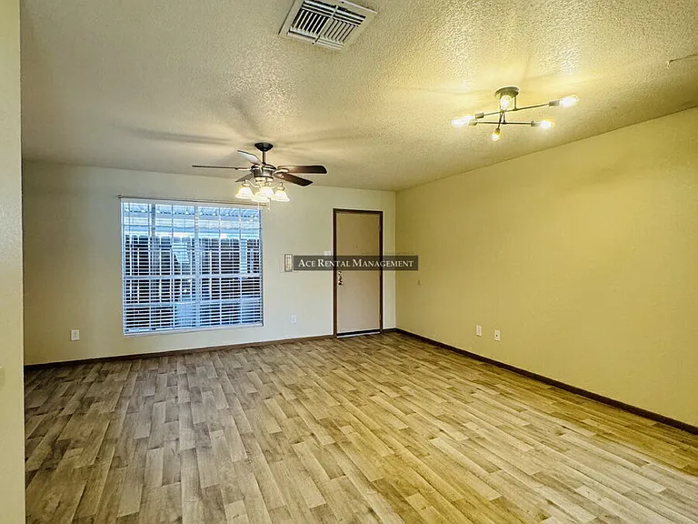 3527 Helena Ave #9 — Photo 4