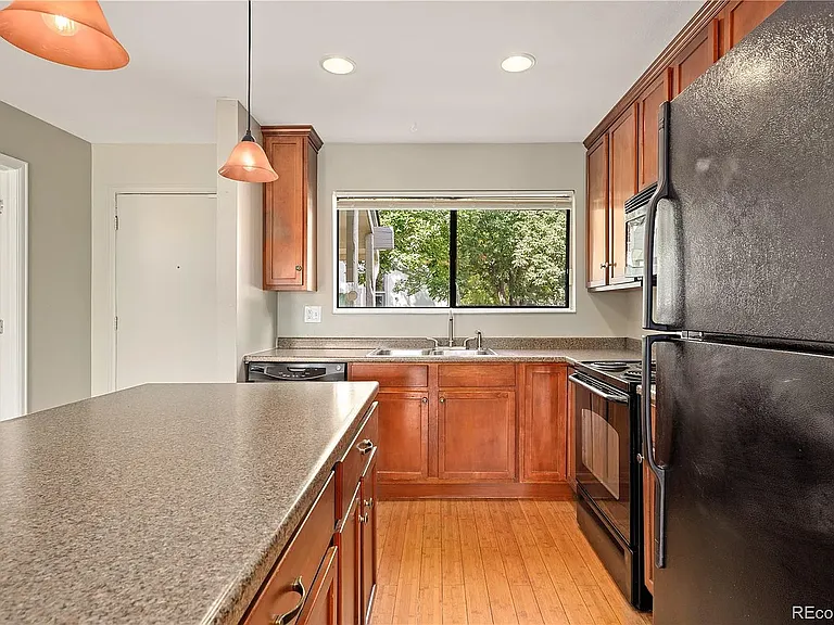 Kitchen (upgraded stainless steel appliances not pictured)