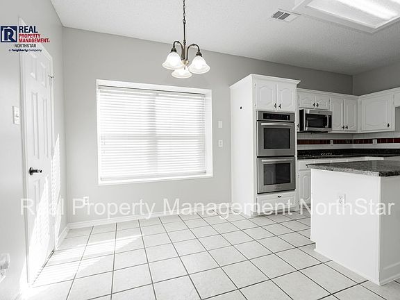5th image of 920 Dogwood Ln