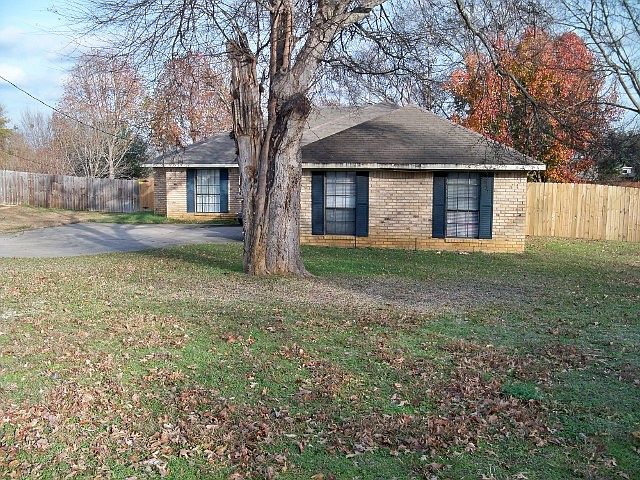 1st image of 104 Kerri Ct