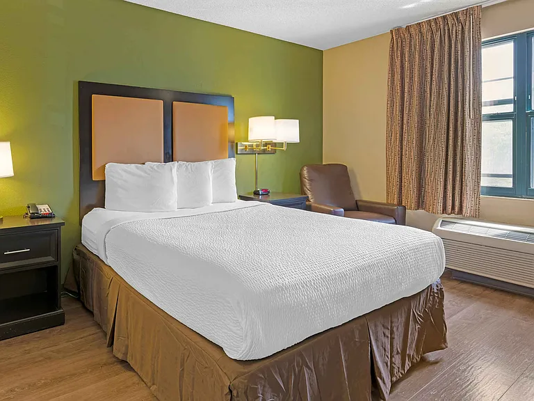 Studio Suite - 1 Queen Bed