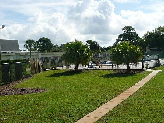 Path to Community pool