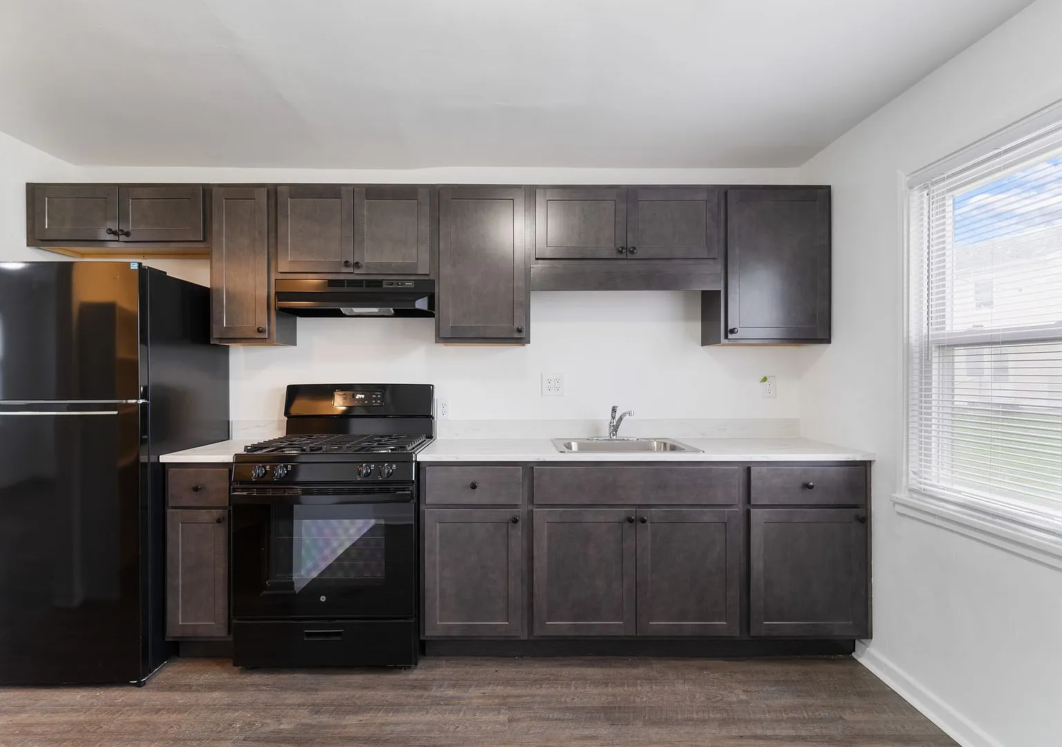 3 Bedroom Townhouse in Midland, PA!! Apply now!! — Photo 2