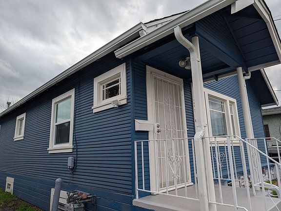 2nd image of 3216 63rd Ave