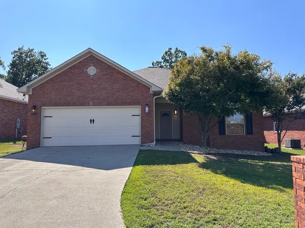 123 W Oak Pl, Hot Springs National Park, AR 71913