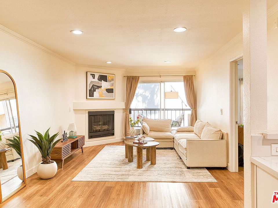 1st image of 5510 Owensmouth Ave APT 218