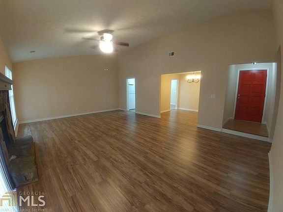 4th image of 31 Creekline Dr
