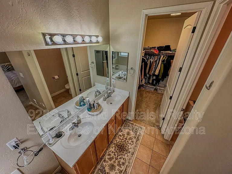 537 W Nugget Trl — Photo 40