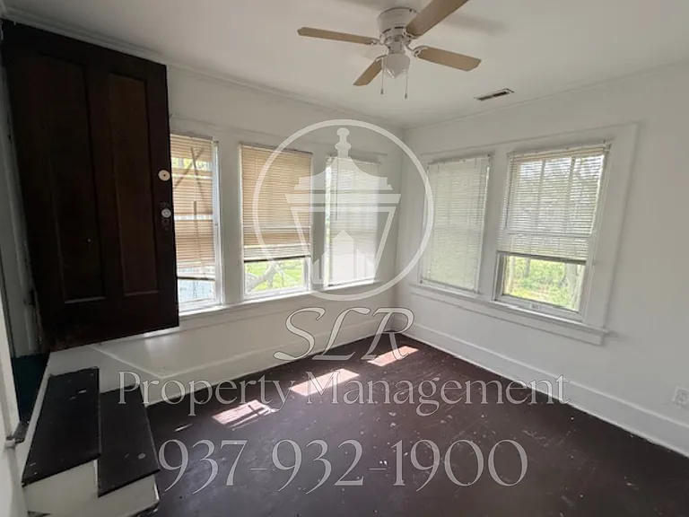1011 N Broadway St — Photo 5