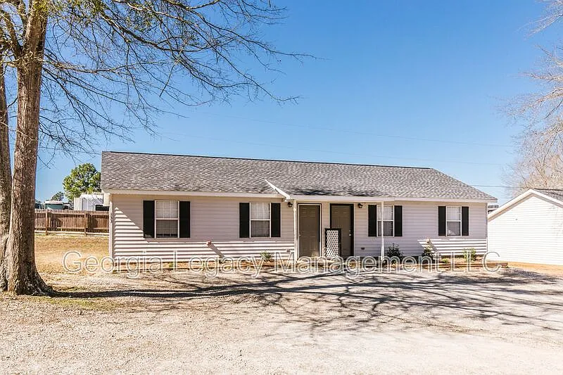 2 bed, 1.0 bath, 875 sqft, $1,175 — Photo 2