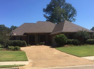 449 Meadowgreen Ln, Canton, MS 39046