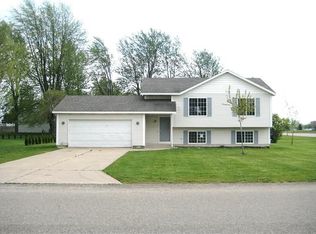 9586 Northwind Dr, Zeeland, MI 49464