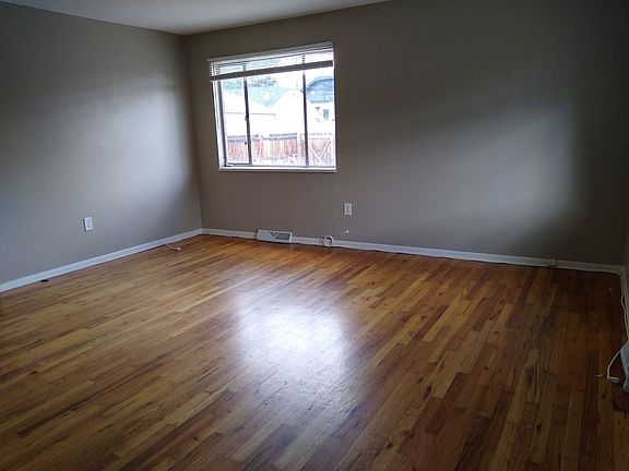 4th image of 1390-1392 Osceola St