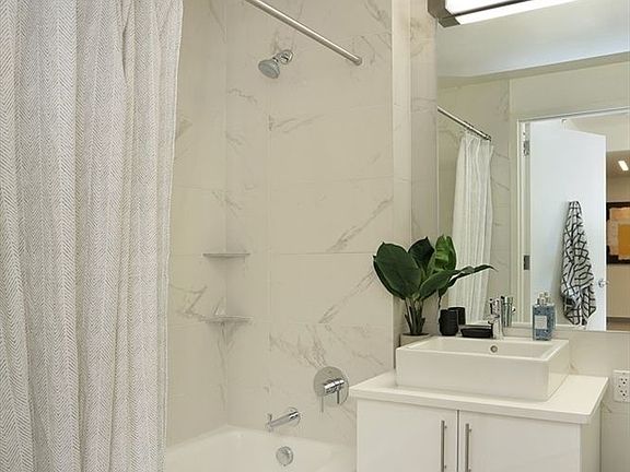 5th image of 180 Myrtle Ave APT 8T