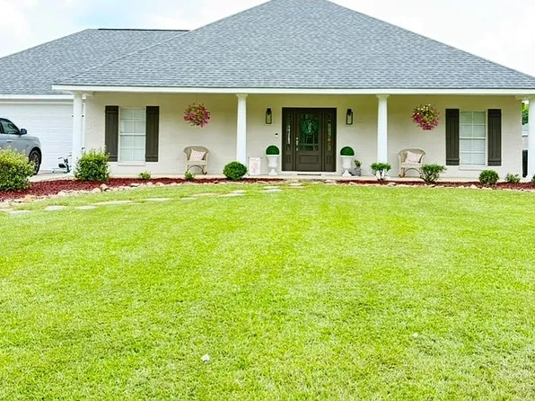 9 Docs Ln, Ellisville, MS 39437