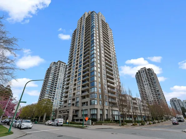 7088 Salisbury Ave #802, Burnaby, BC V5E 0A4