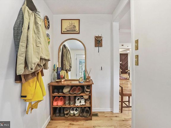 4th image of 3699 Waites Run Rd