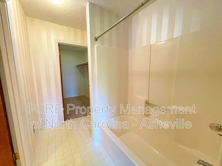 11 Elderberry Ln #B — Photo 10