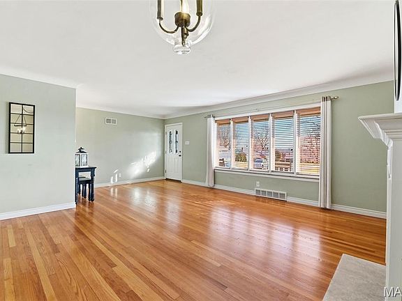 4th image of 10643 Charrette Dr
