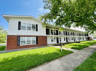 575 Berry Ave APT 2-F, Grayslake, IL