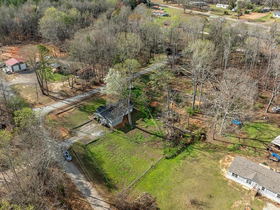 1st image of 125 Fall St