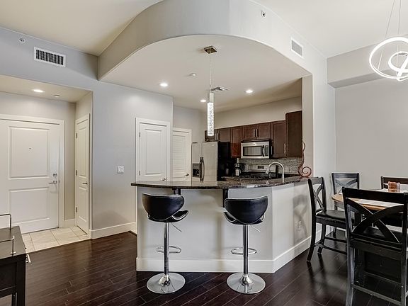 5th image of 945 E Playa Del Norte Dr