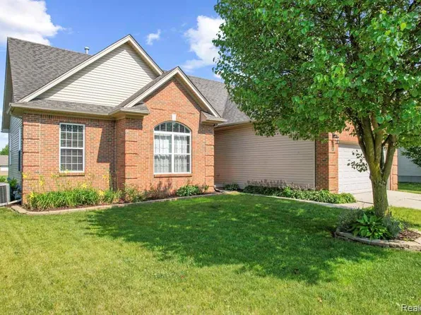 70298 Sunny Brook Ln, Richmond, MI 48062