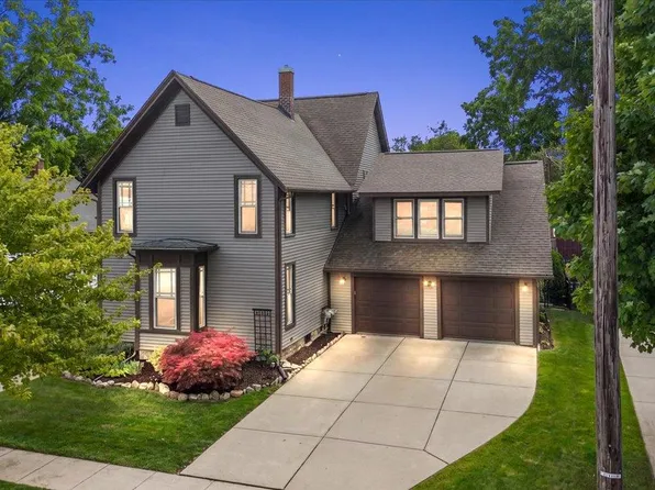 415 Yerkes St, Northville, MI 48167
