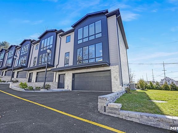 2nd image of 401 Grand Ave #B