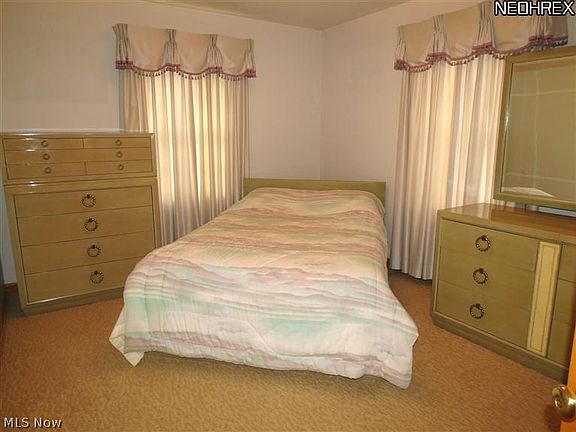 4th image of 2096 Guarnieri Dr NE