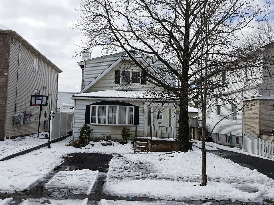 1st image of 140 Eltingville Blvd