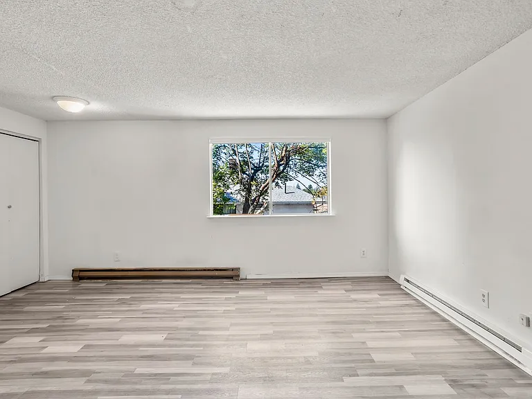1717 E Mission Ave — Photo 5